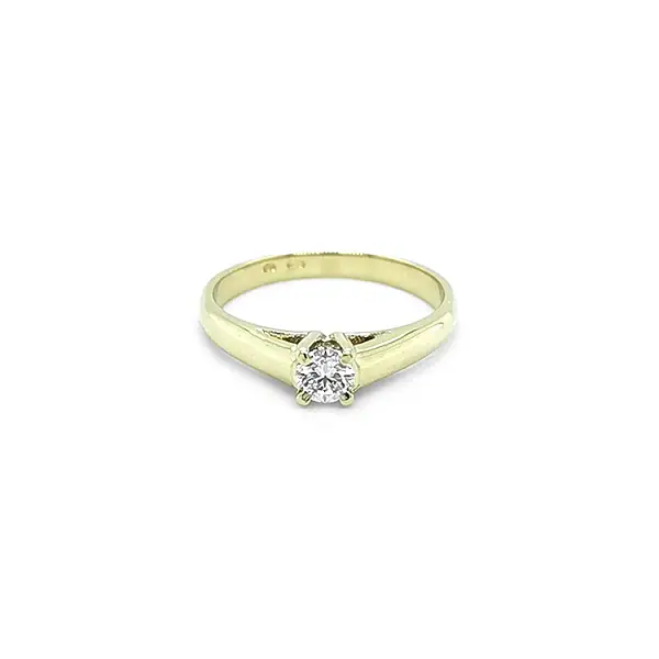 Gold Verlobungsring mit Diamant