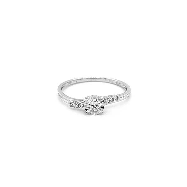Verlobungsring aus Gold mit Diamanten
