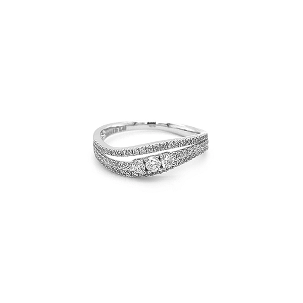 Goldring mit Diamanten