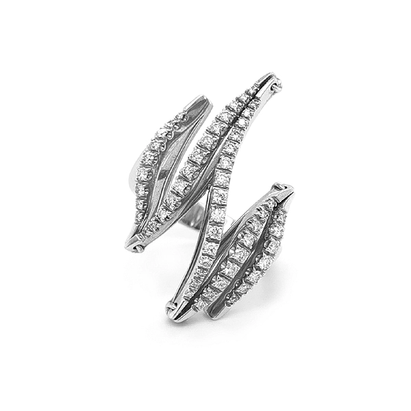 Goldring mit Diamanten