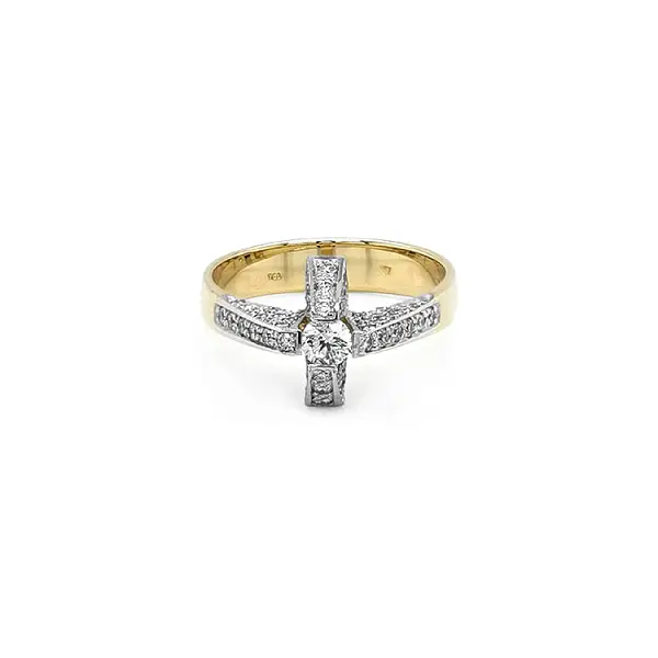 Goldring mit Diamanten