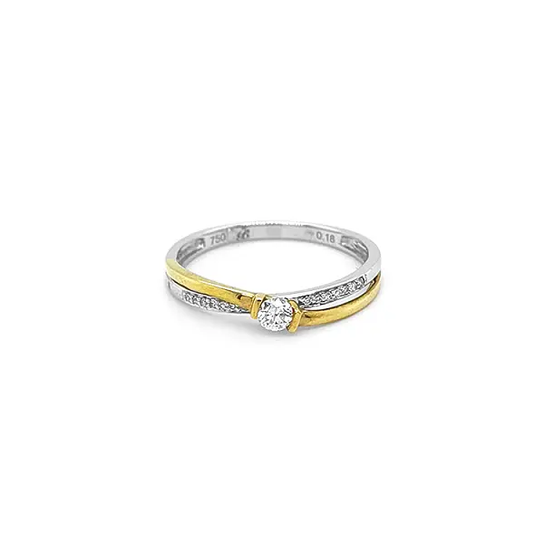Verlobungsring aus Gold mit Diamanten