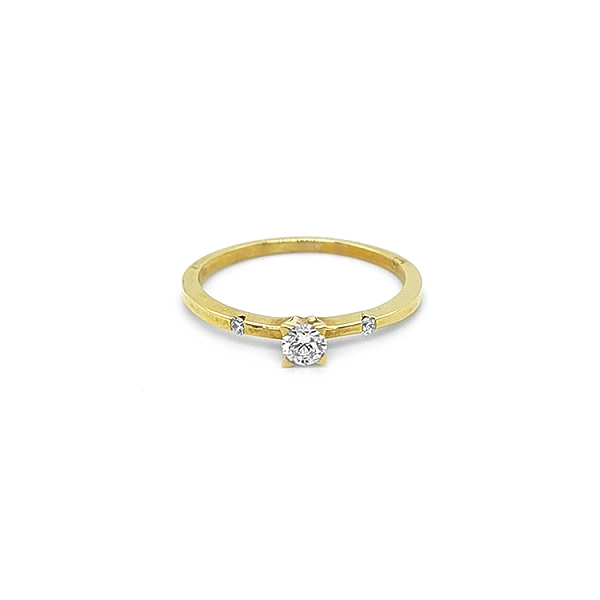 Verlobungsring aus Gold mit Diamanten