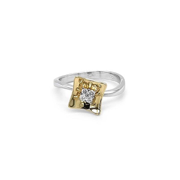 Goldring mit Diamant