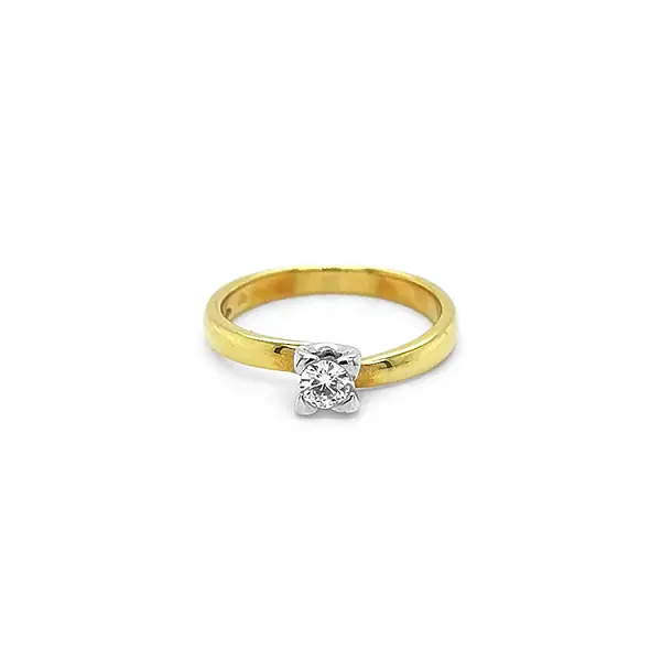 Gold Verlobungsring mit Diamant