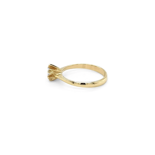 Gold Verlobungsring mit Diamant
