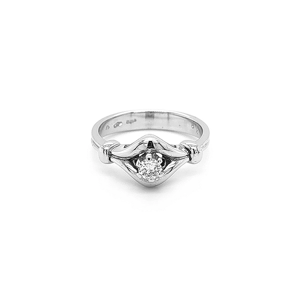 Goldring mit Diamant