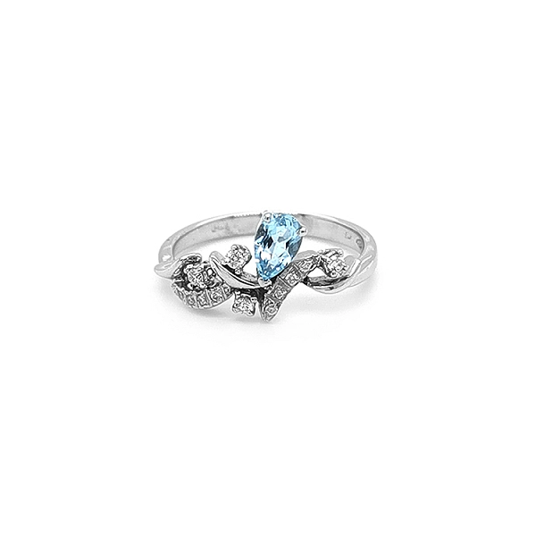Goldring mit Aquamarin und Diamanten