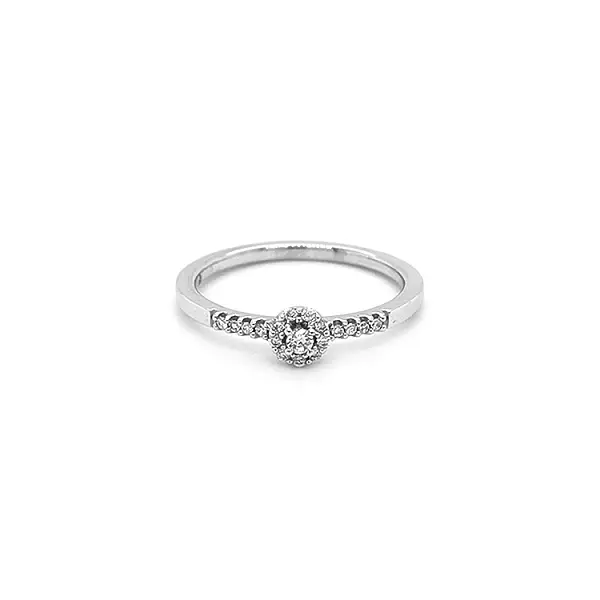 Verlobungsring aus Gold mit Diamanten