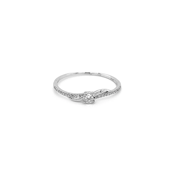 Verlobungsring aus Gold mit Diamanten
