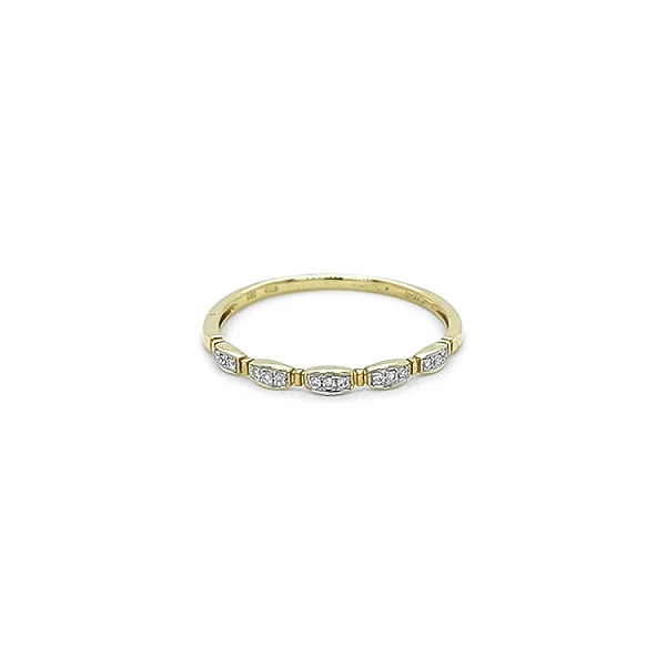 Goldring mit Diamanten