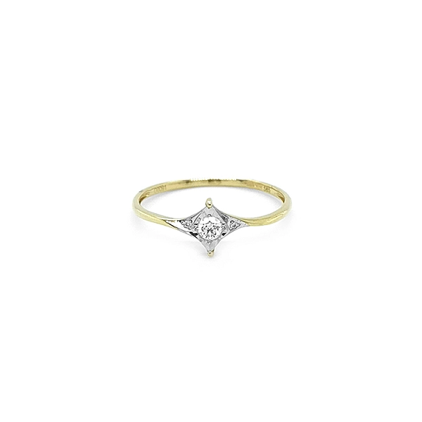 Verlobungsring aus Gold mit Diamanten