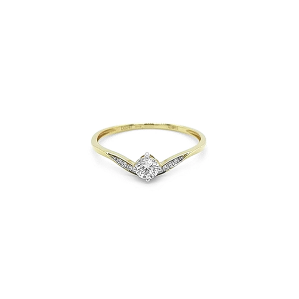 Verlobungsring aus Gold mit Diamanten