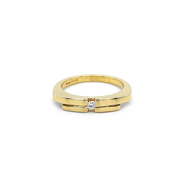 Goldring mit Diamant