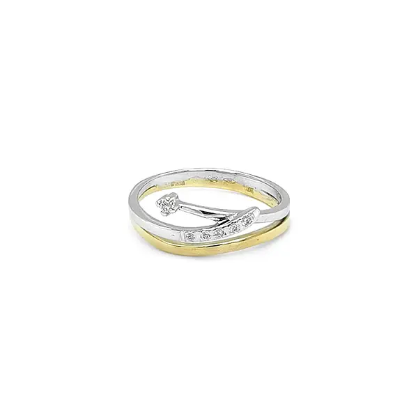 Goldring mit Diamanten