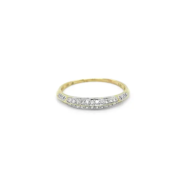 Goldring mit Diamanten
