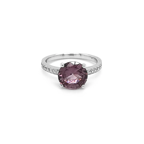 Goldring mit lila Spinell und Diamanten