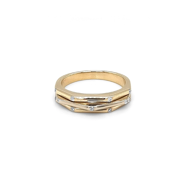 Goldring mit Diamanten
