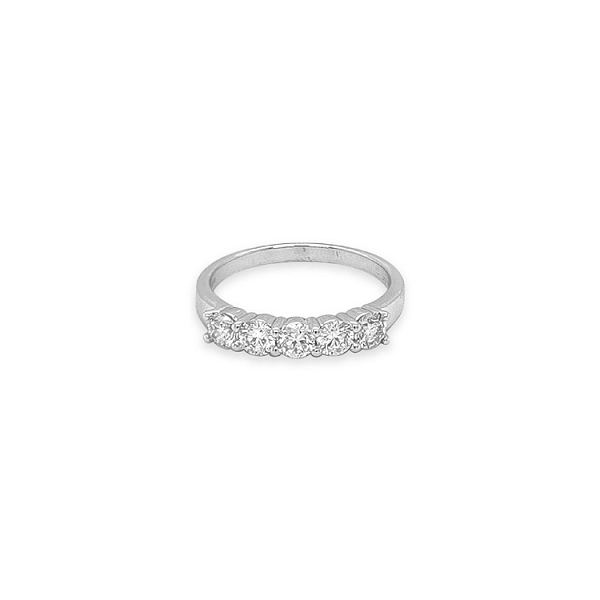 Goldring mit Diamanten