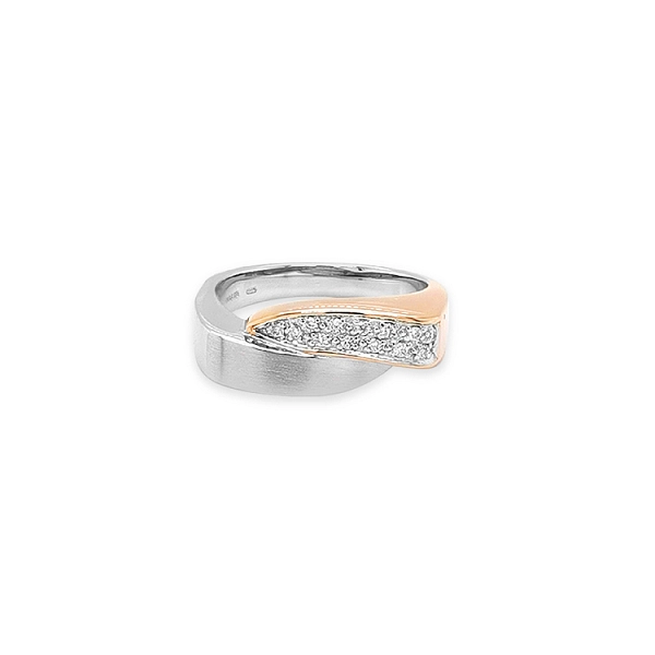 Goldring mit Diamanten