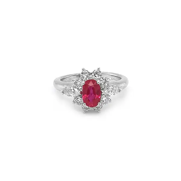 Goldring mit Rubin und Diamanten