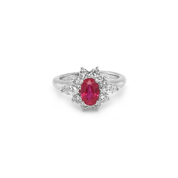 Goldring mit Rubin und Diamanten
