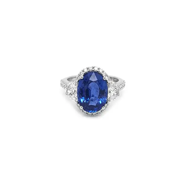 Goldring mit Saphir und Diamanten