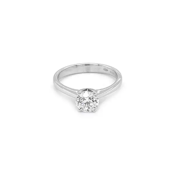 Verlobungsring aus Gold mit Diamant