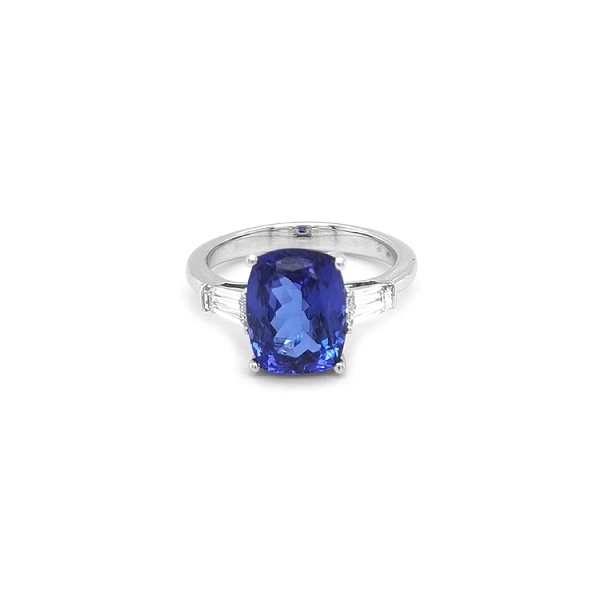 Verlobungsring aus Gold mit Tansanit und Diamanten