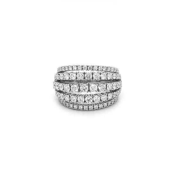 Goldring mit Diamanten