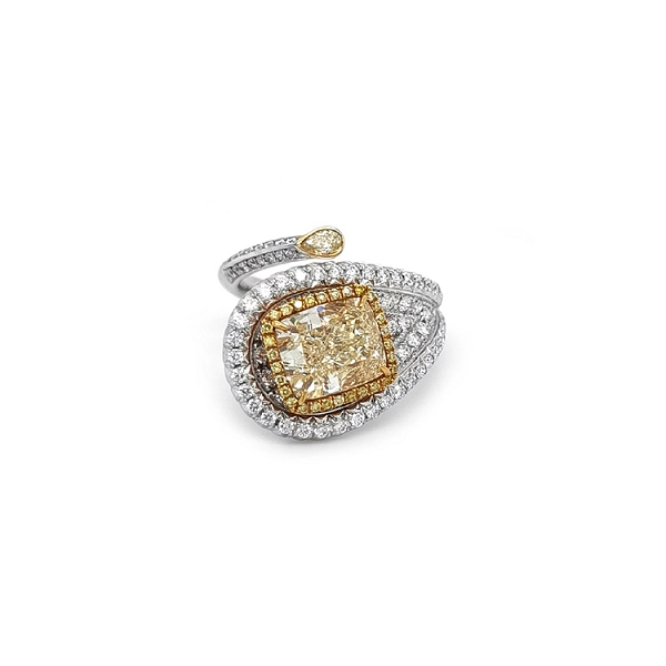 Goldring mit gelbem Fancy-Diamanten
