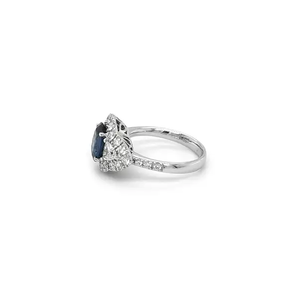 Goldring mit Saphir und Diamanten