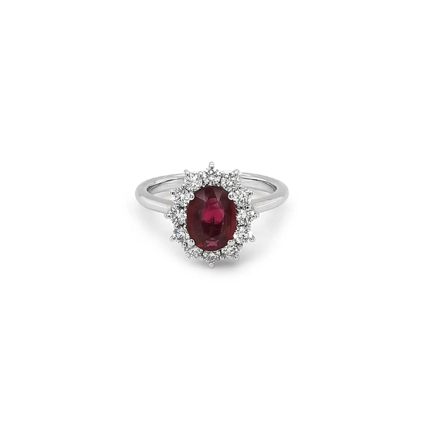 Goldring mit Rubin und Diamanten