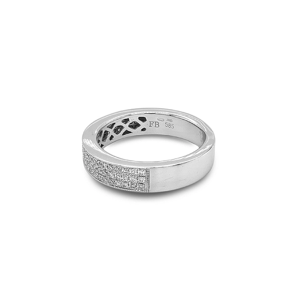 Goldring mit Diamanten