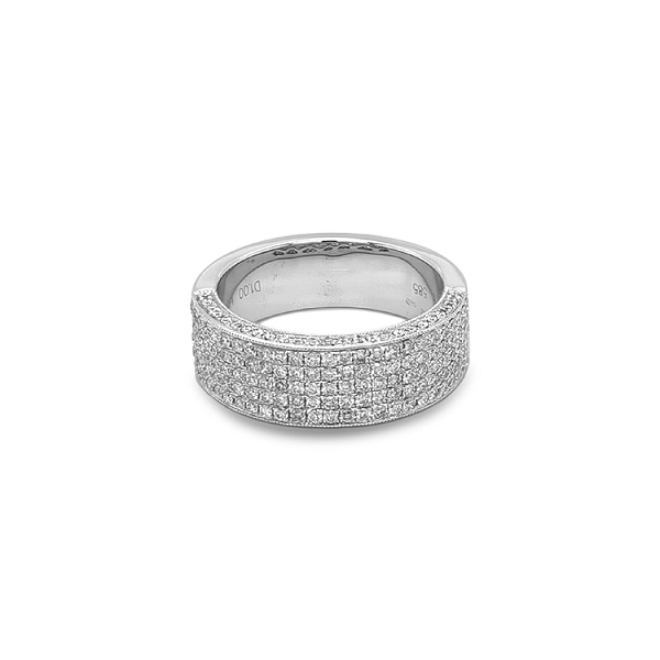 Goldring mit Diamanten