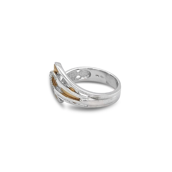 Goldring mit Diamanten