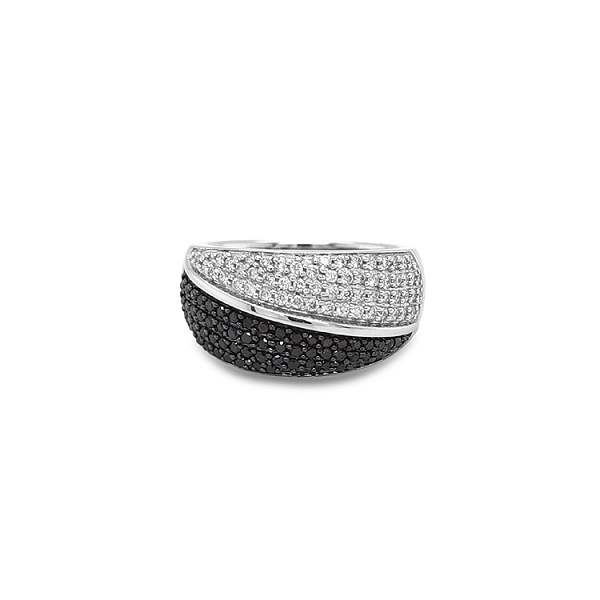 Goldring mit Diamanten
