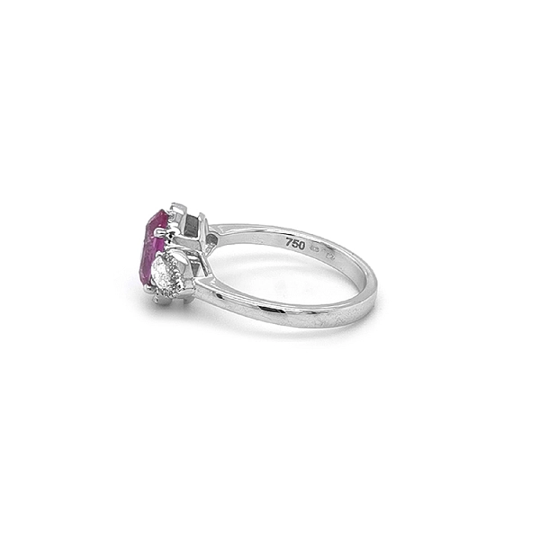 Goldring mit rosa Saphir und Diamanten