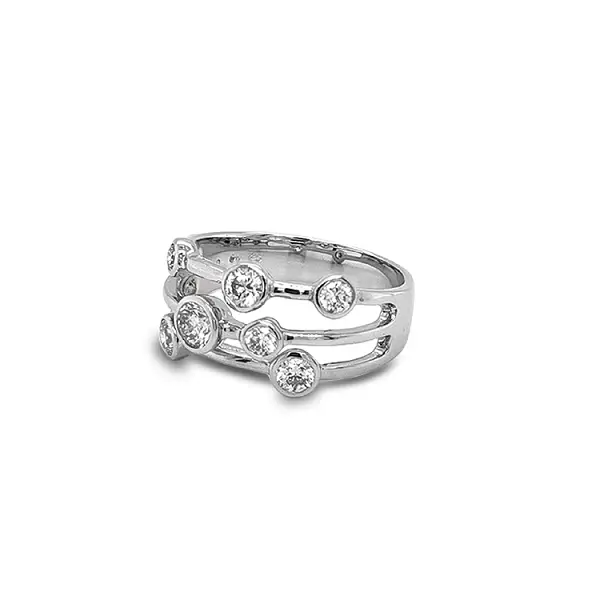 Goldring mit Diamanten