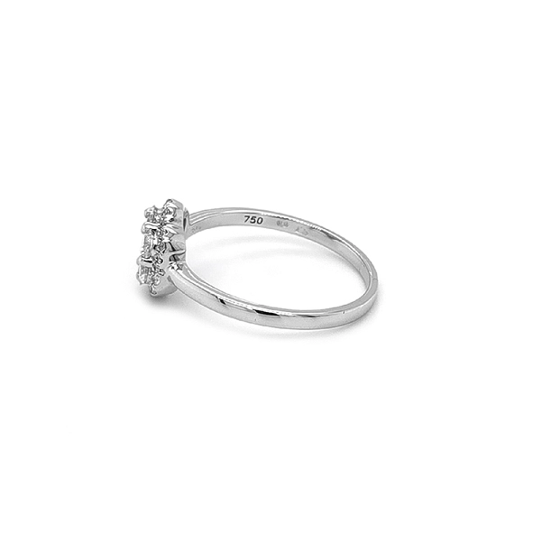 Goldring mit Diamanten