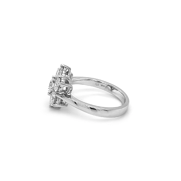 Goldring mit Diamanten