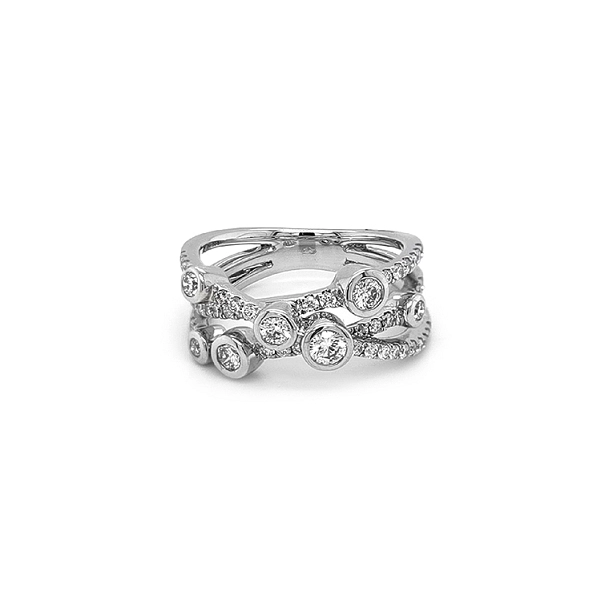Goldring mit Diamanten