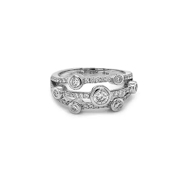 Goldring mit Diamanten