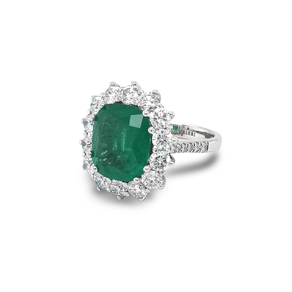 Goldring mit Smaragd und Diamanten