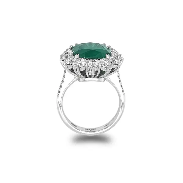 Goldring mit Smaragd und Diamanten