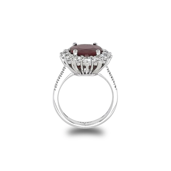 Goldring mit Rubin und Diamanten