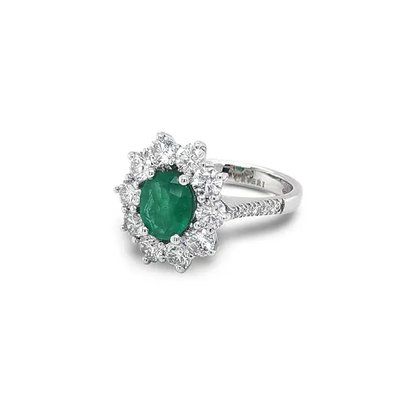 Goldring mit Smaragd und Diamanten