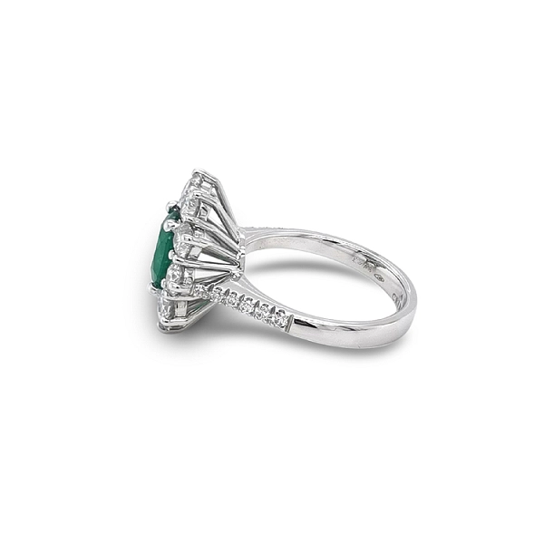 Goldring mit Smaragd und Diamanten