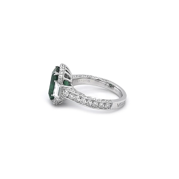 Goldring mit Smaragd und Diamanten