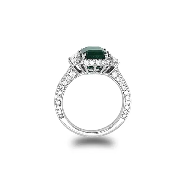Goldring mit Smaragd und Diamanten